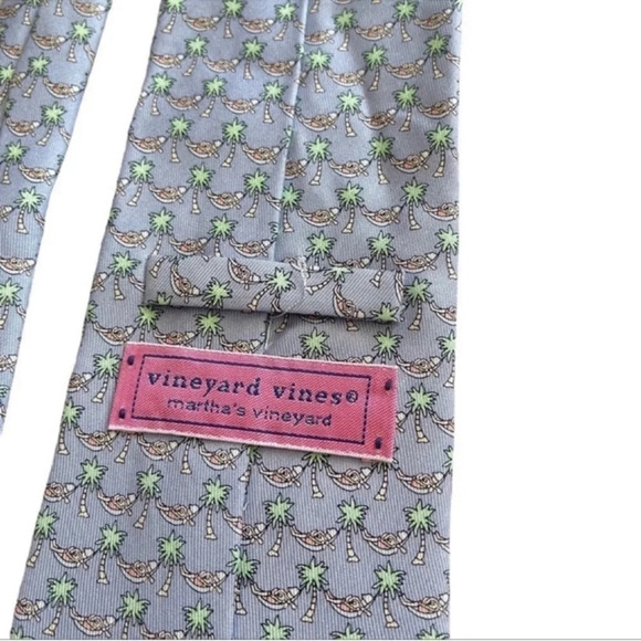 VINEYARD VINES 100% Silk Palm Trees Formal Office Men’s Tie - Picture 6 of 8